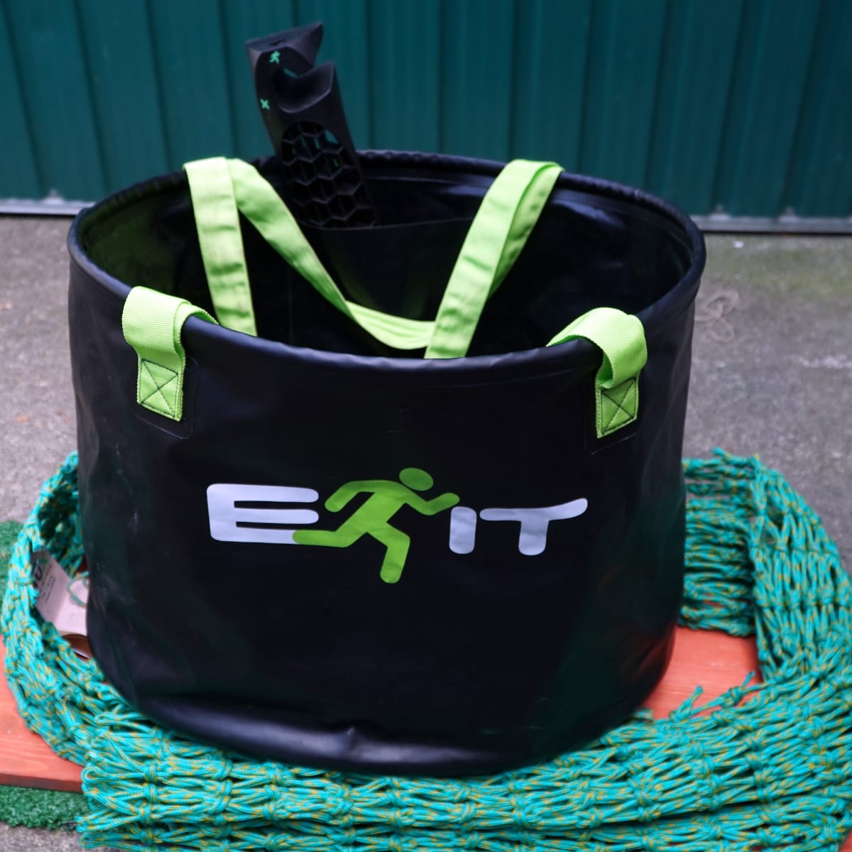 BUX wetsuit Change Bucket - better than changing mat or wet bag